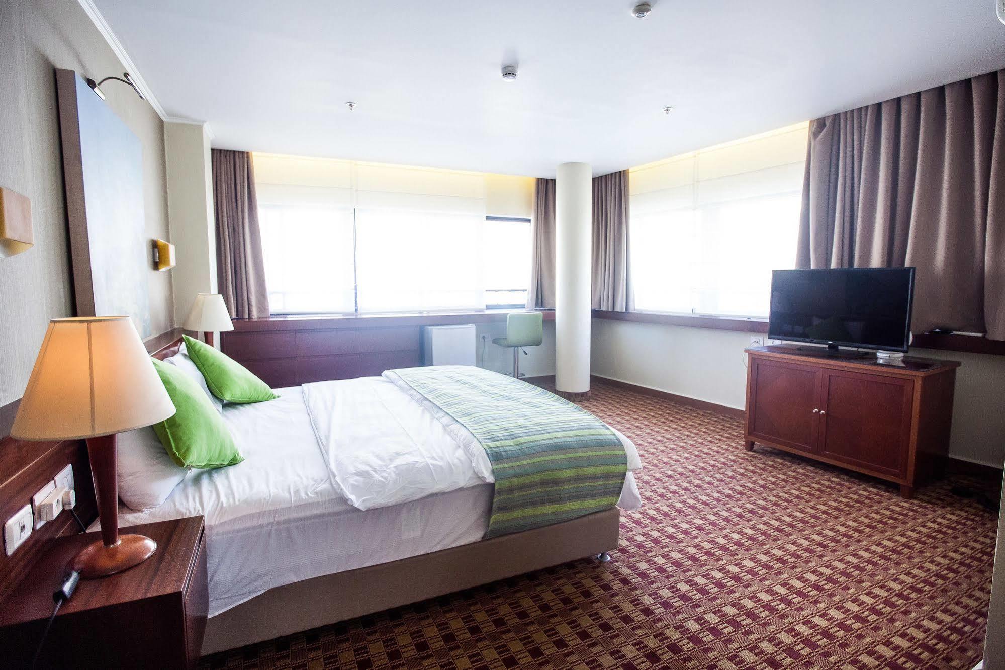 Spirit Of Herzl Hotel Jerusalem Exterior photo